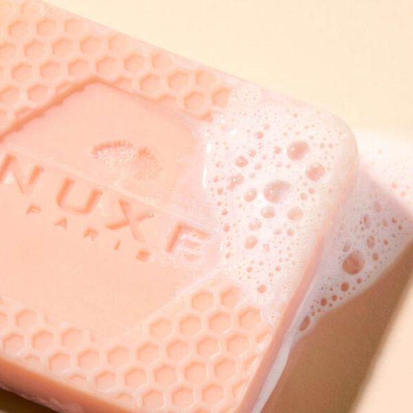 Nuxe Rêve de Miel shampoing solide douceur 65g