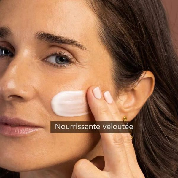 Apivita Queen Bee crème anti-âge régénérante texture riche 50ml