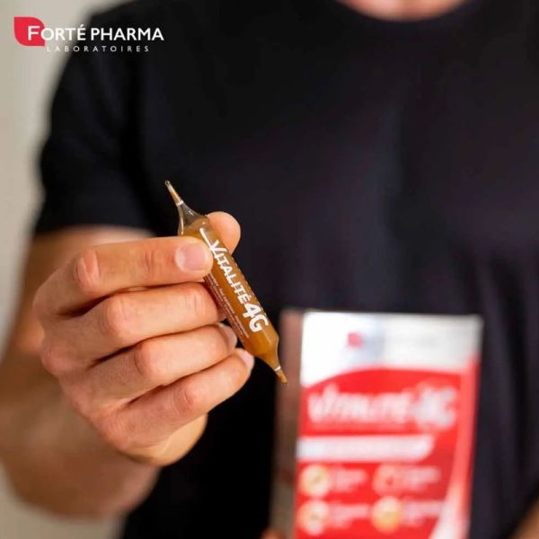Forté Pharma Vitalité 4G Dynamisant Naturel Ginseng Gingembre Gelée Royale et Guarana 20 + 10 ampoules offertes