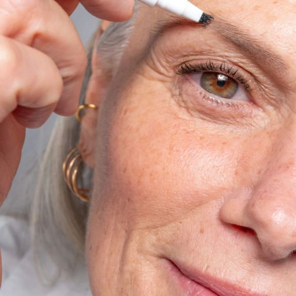 Même Le feutre pour les sourcils 0,9ml